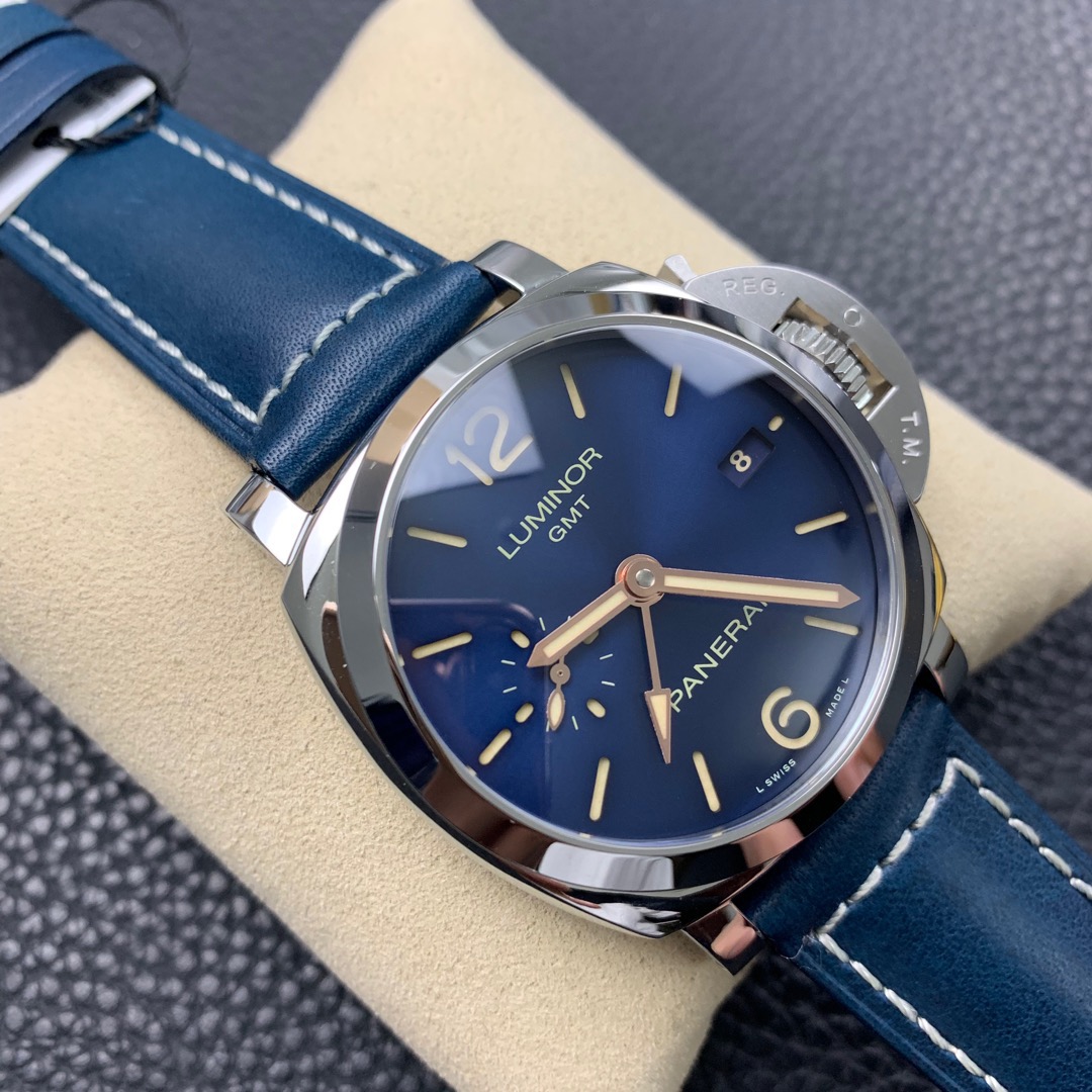 Panerai Luminor 1950 3 Days GMT Automatic PAM 688