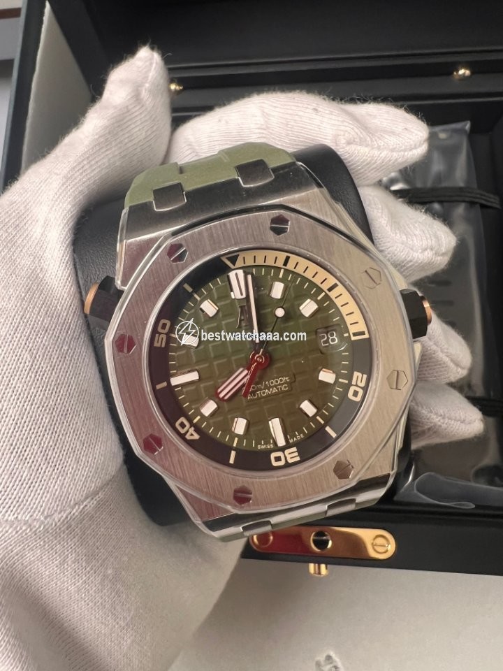 Audemars Piguet Royal Oak Offshore Diver Mens watch Unisex Automatic Steel 15720ST.OO.A052CA.01