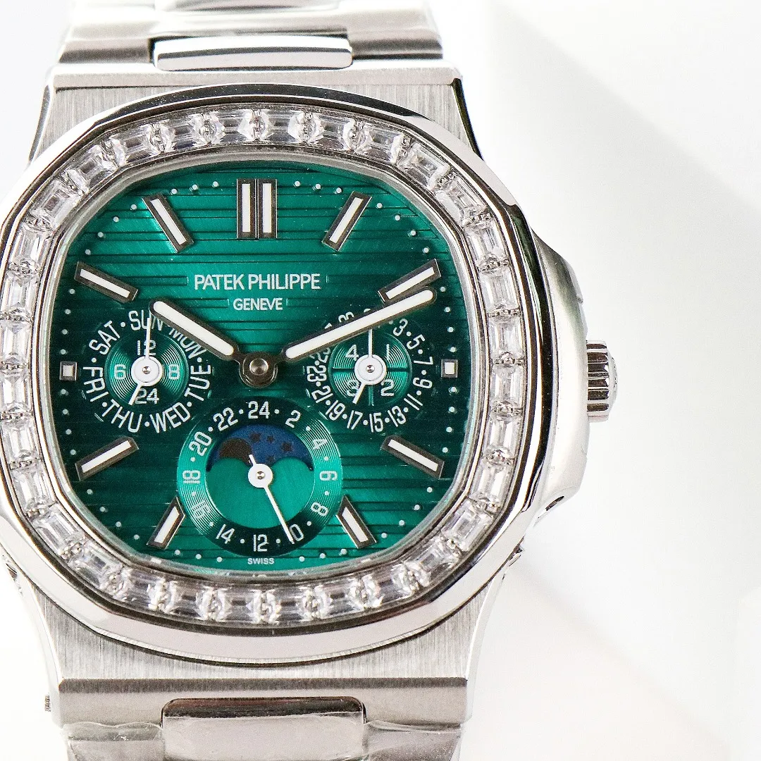 Patek Philippe Nautilus Green Perpetual Calendar - gallery