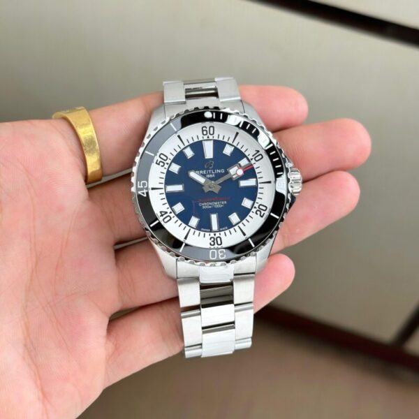 Breitling Avenger B01 44 Automatic GMT A32320101 - gallery