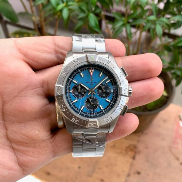 Breitling Avenger Chronograph 44 AB0147101C1A1 - gallery