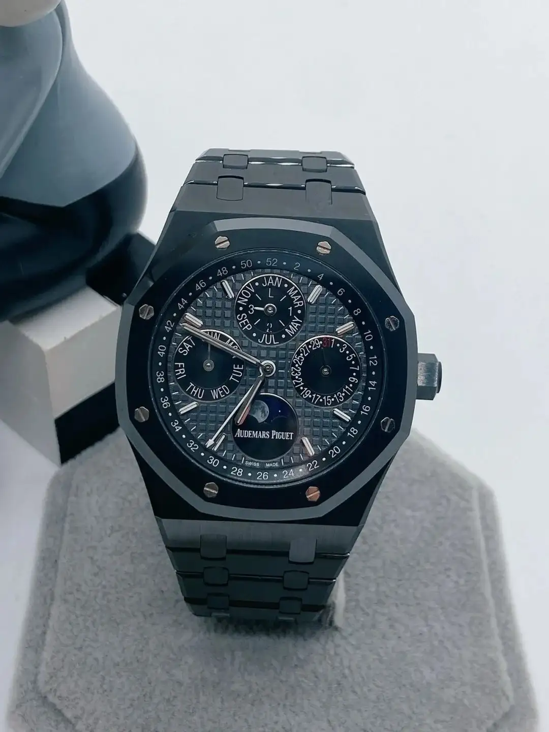 Audemars Piguet Royal Oak Perpetual Calendar Gray 26579CE.OO.1225CE.01 - gallery