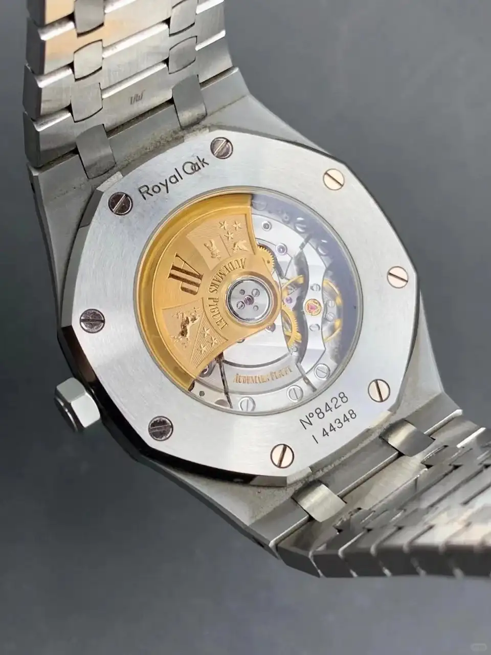 Audemars Piguet Royal Oak Selfwinding Silver 15400ST.OO.1220ST.02 - gallery