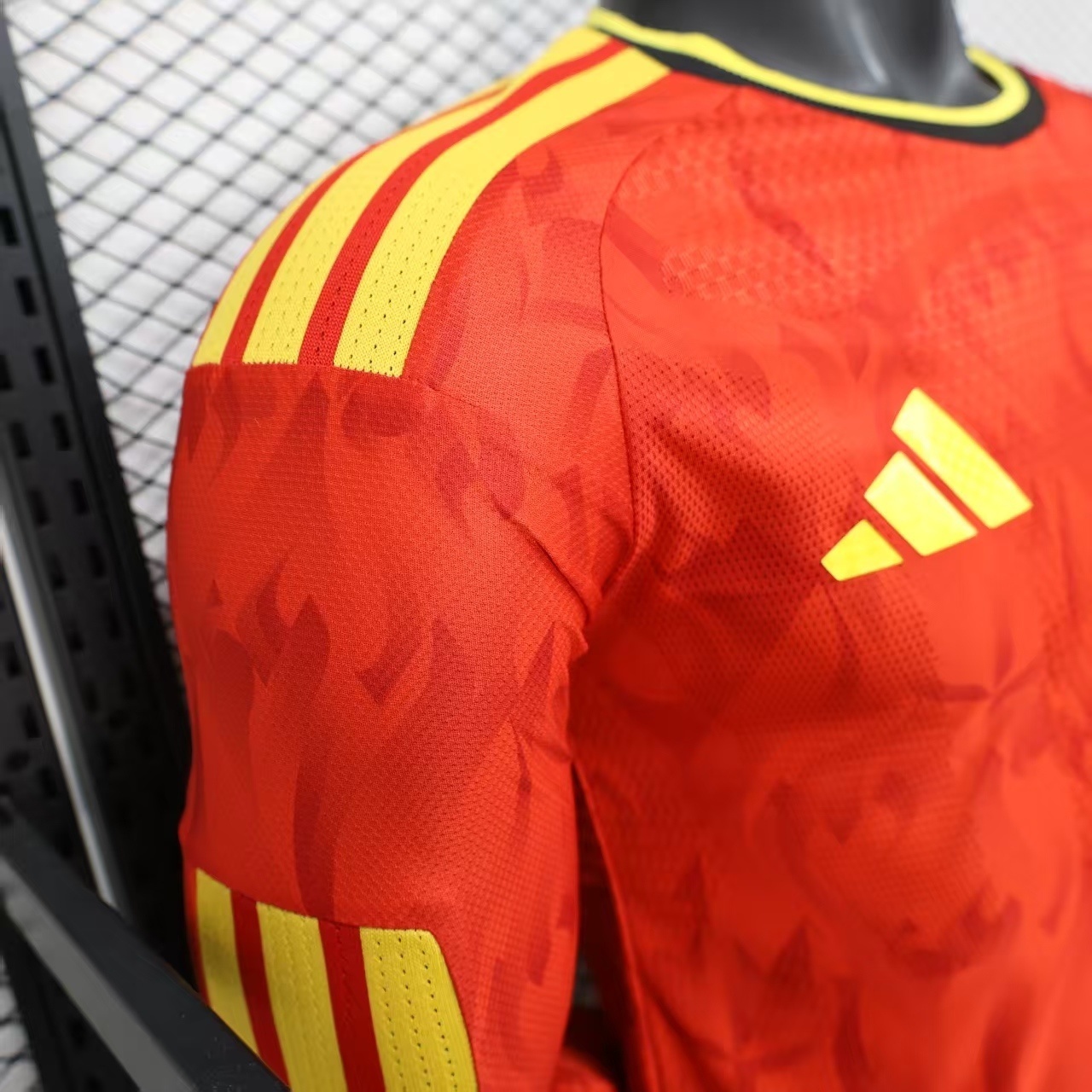 2026 Belgium World Cup Home Football Jersey Player Version Long Sleeve - view 7