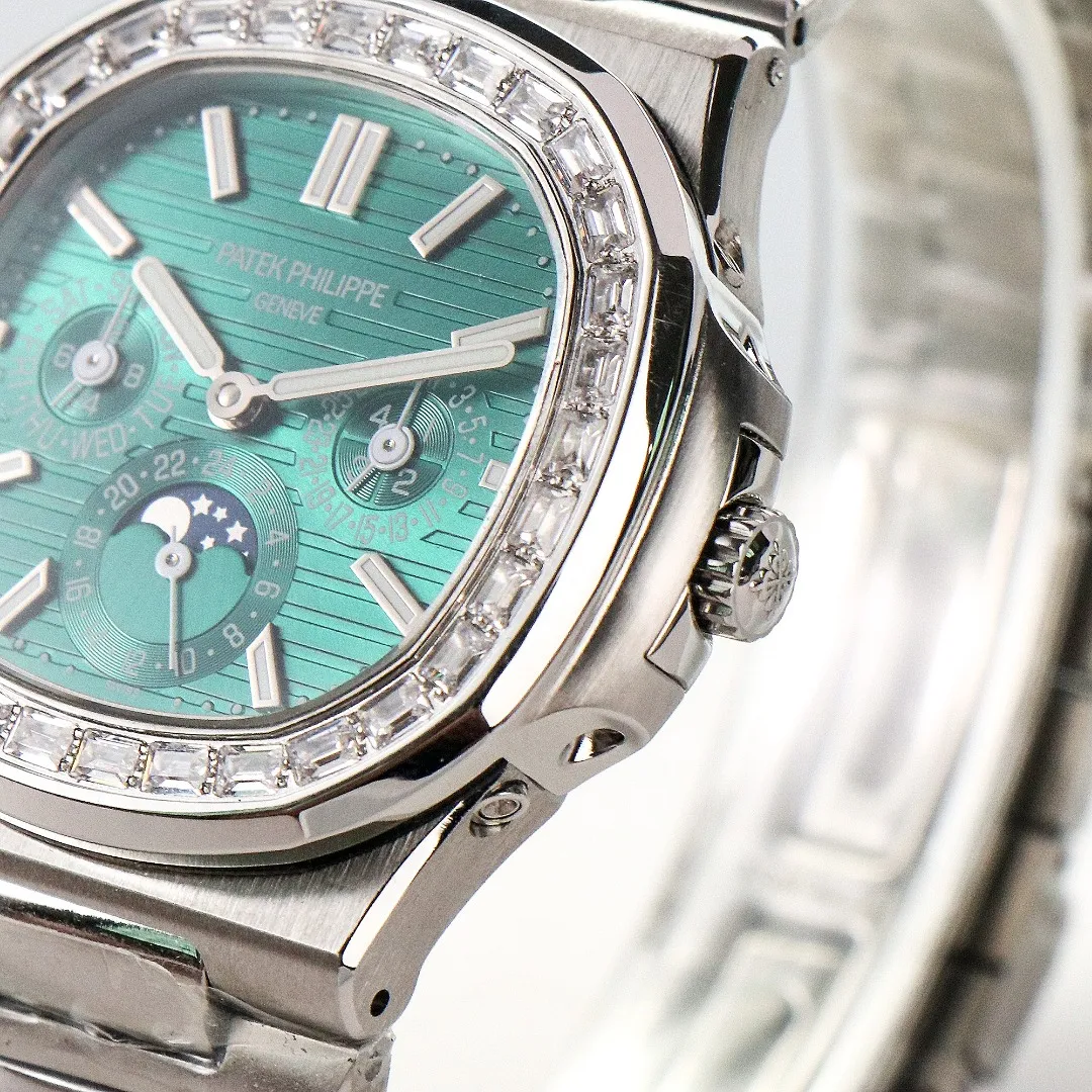 Patek Philippe Nautilus Green Perpetual Calendar - gallery