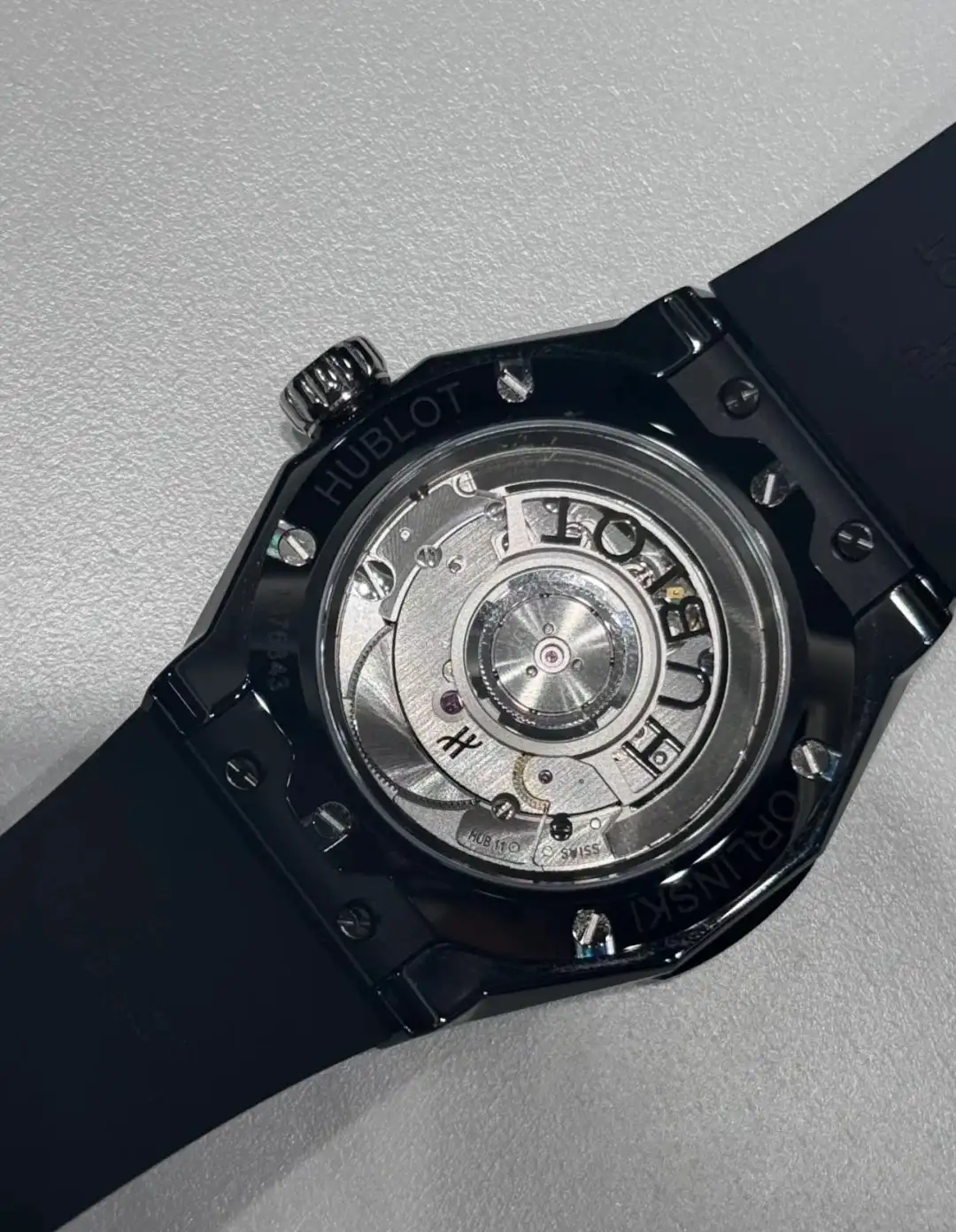 Hublot Classic Fusion Men Automatic Black Rubber Watch 550.CS.1800.RX.ORL21 - gallery