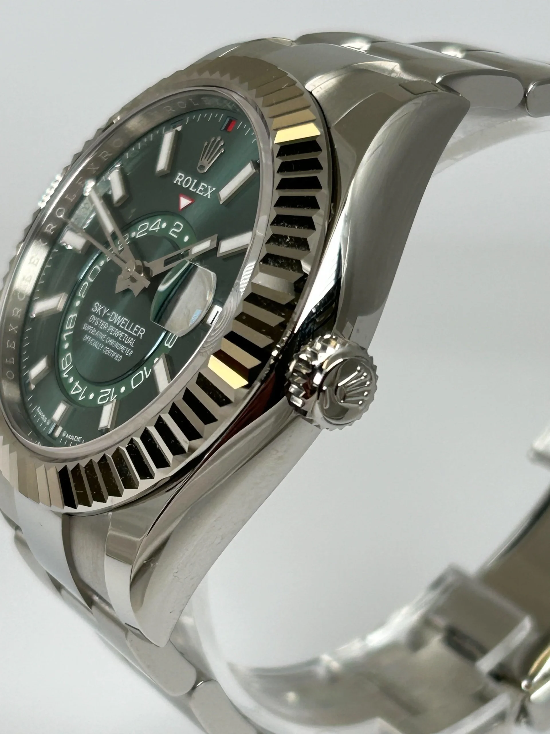 Superclone Rolex Sky-Dweller 42 mm Mint green Dial 336934 Oyster - gallery
