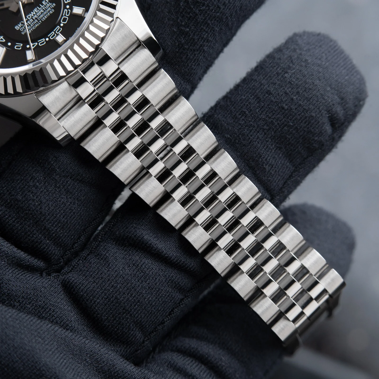 Superclone Rolex Sky-Dweller 42 mm Bright black Dial 336934 Jubilee - gallery