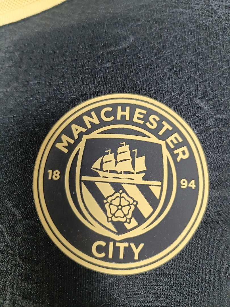 26-27Manchester CityAway - view 4
